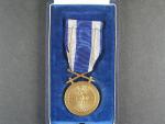 Československá vojenská medaile Za zásluhy, bronzová + etue
