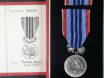 Medaile - za pracovní věrnost - ČSSR, punc Ag, výrobce MK, průkaz a etue