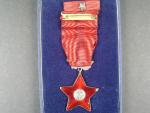 Řád Rudé hvězdy ČSSR č.2243, punc Ag 900, značka výrobce ZUKOV, originální etue