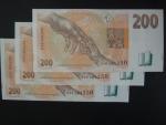 200 Kč 1998 s. G - trojice bankovek se stejným číslem, ale jinou sérií