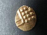 Indie - Britský protektorát, 1 Fanam z let 1795 - 1850, váha 0,41g, zlato o vysoké ryzosti, průměr 7 - 8 mm, nejmenší zlaté mince na světě 